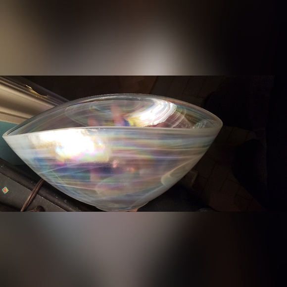 Iridescent Pearl Glass Bowl Vase - Picture 5 of 5